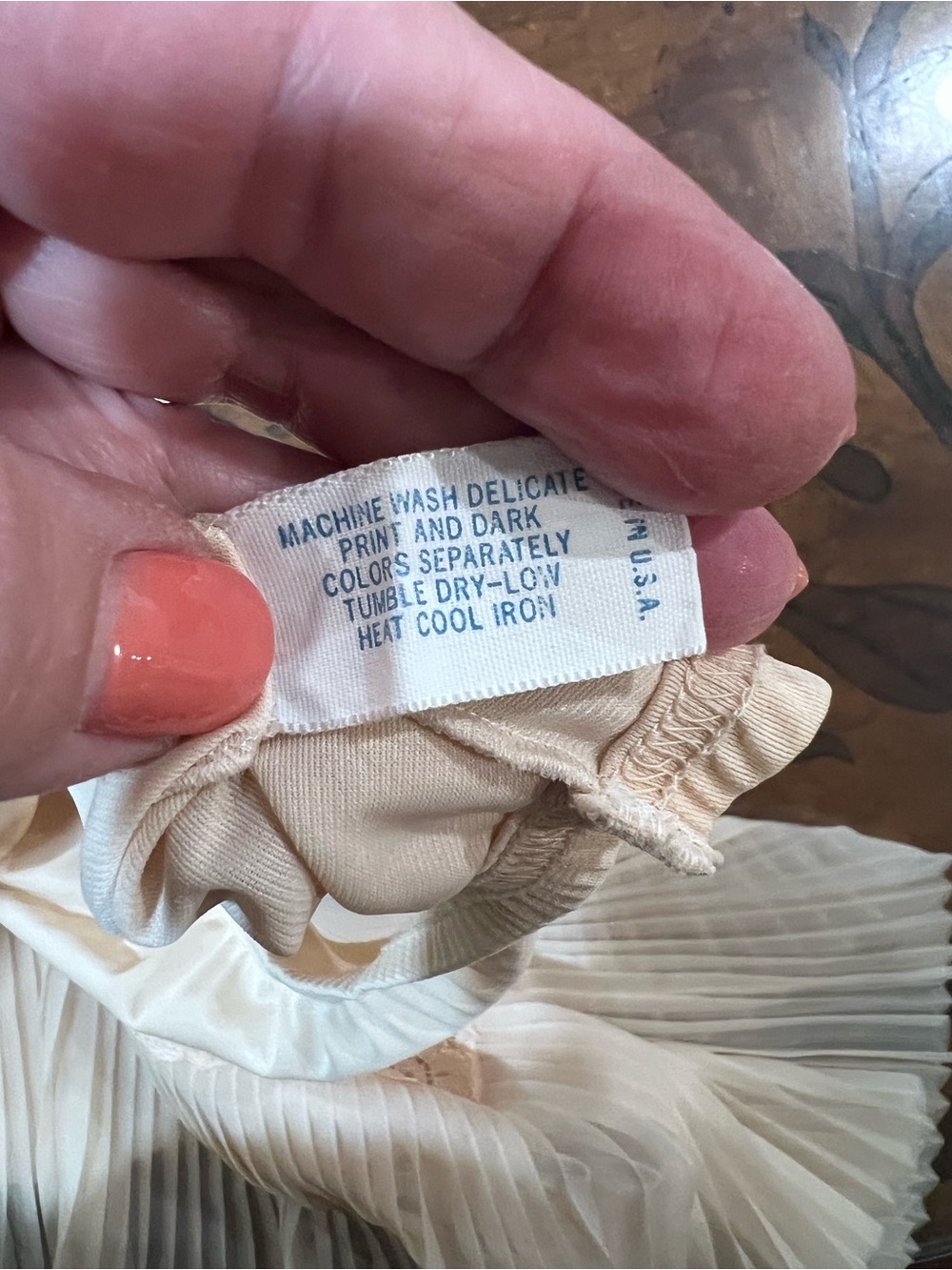 Vintage Vanity Fair Beige Half Slip Petticoat Lace Pleated Hem Size M/L USA Made - Picture 7 of 7